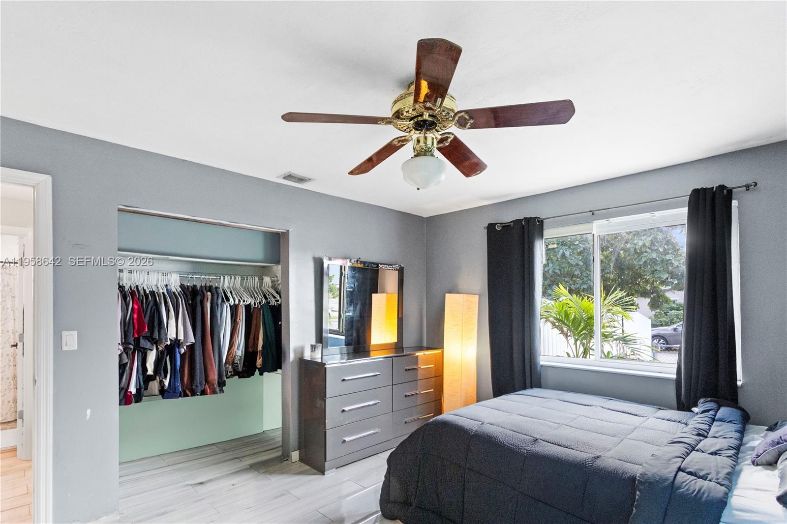 821 N 73rd Ter Hollywood, FL 33024