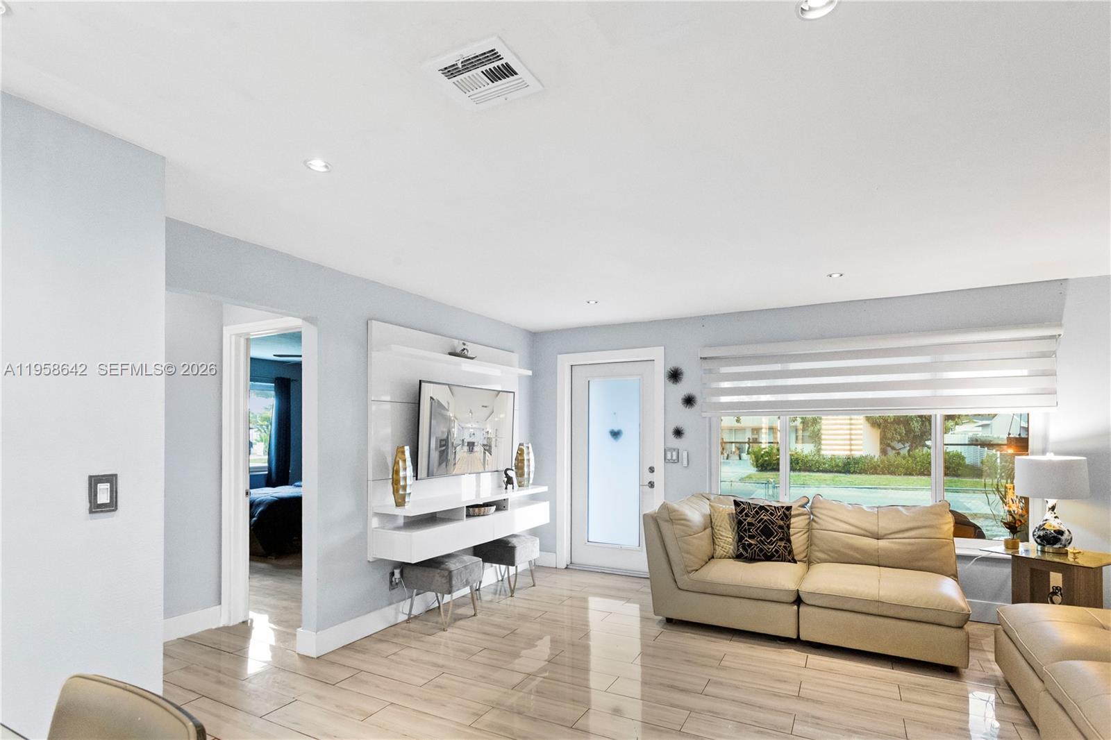 821 N 73rd Ter Hollywood, FL 33024