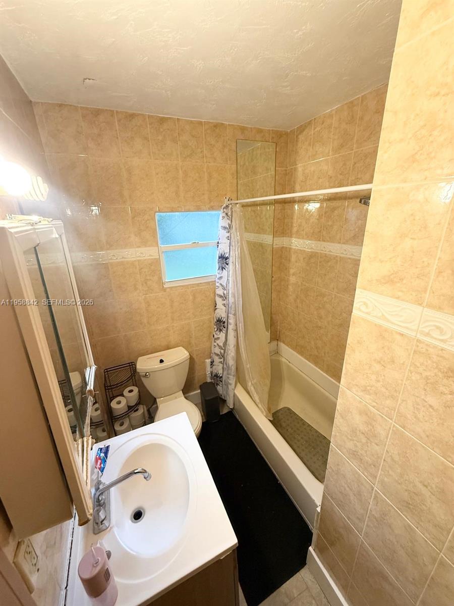 1100 N 24th Ave Hollywood, FL 33020