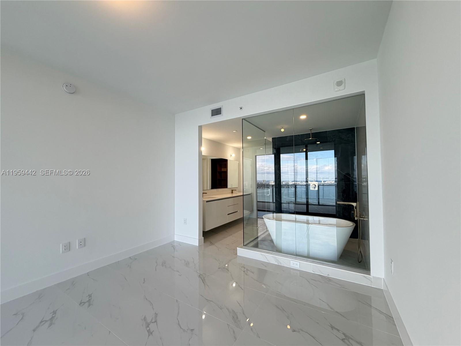 700 ne 24th #3503 Miami, FL 33137