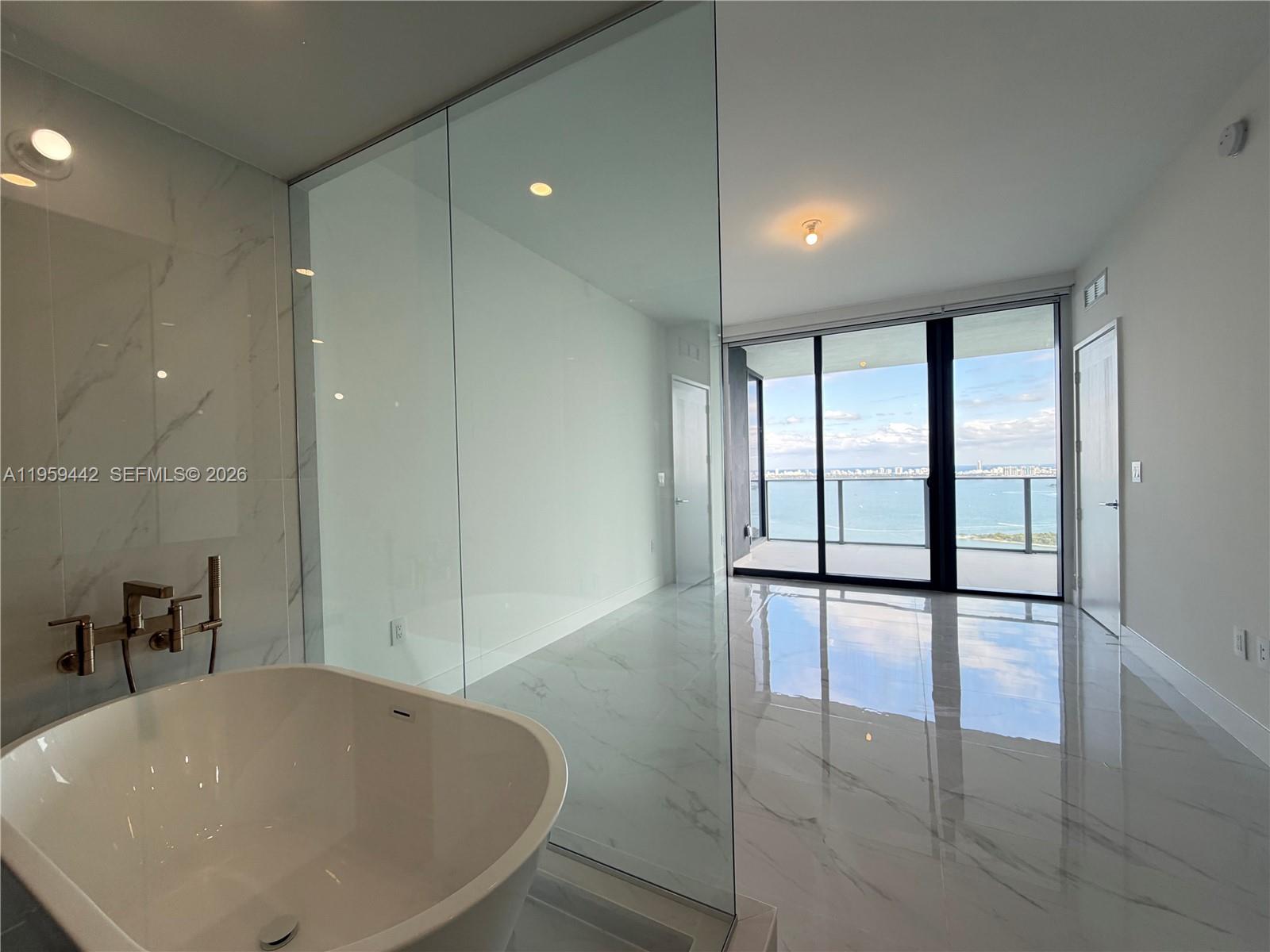 700 ne 24th #3503 Miami, FL 33137