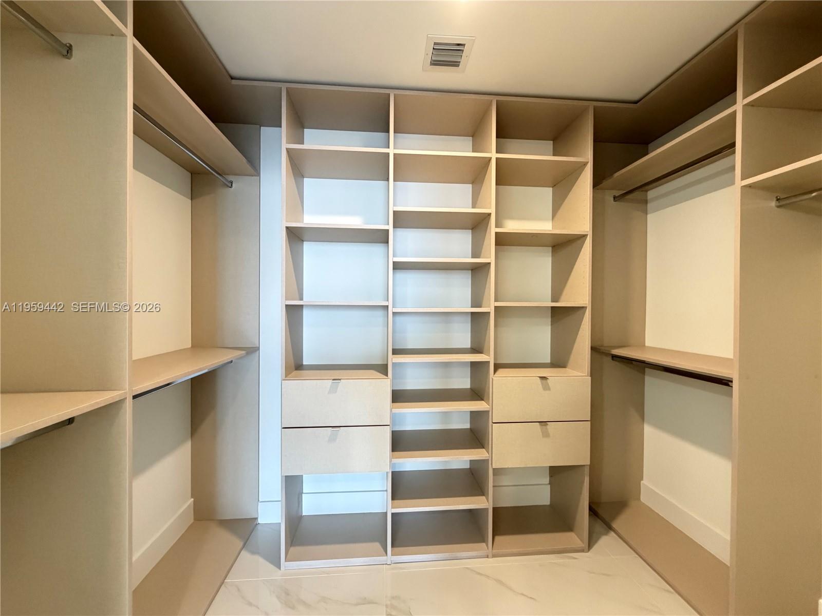 700 ne 24th #3503 Miami, FL 33137