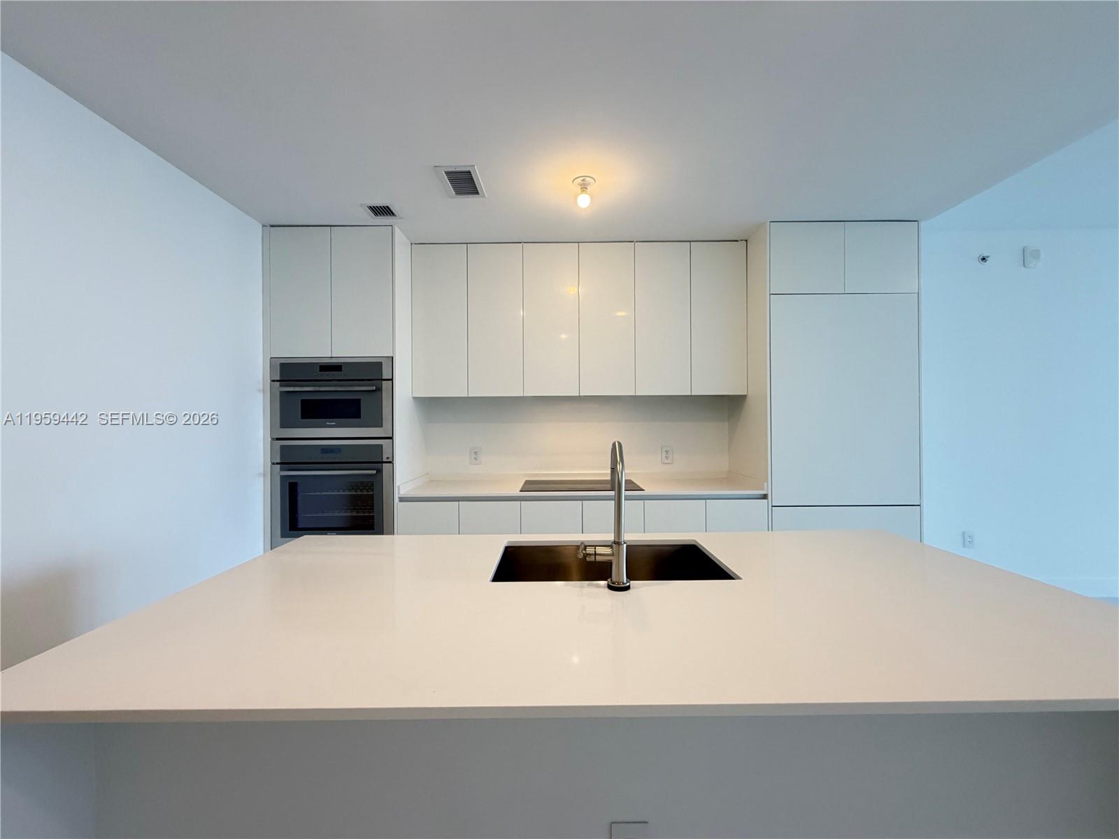 700 ne 24th #3503 Miami, FL 33137