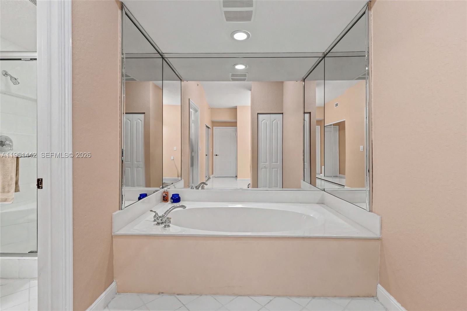 7727 Southampton Ter #311 Tamarac, FL 33321