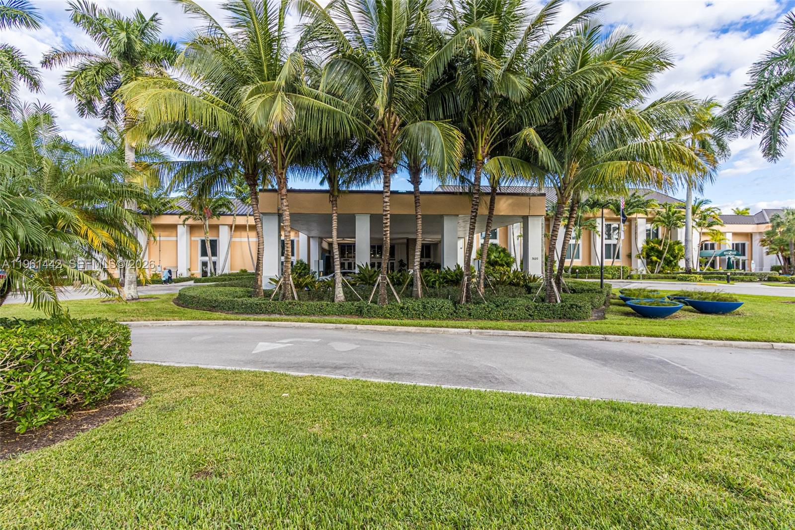 7727 Southampton Ter #311 Tamarac, FL 33321