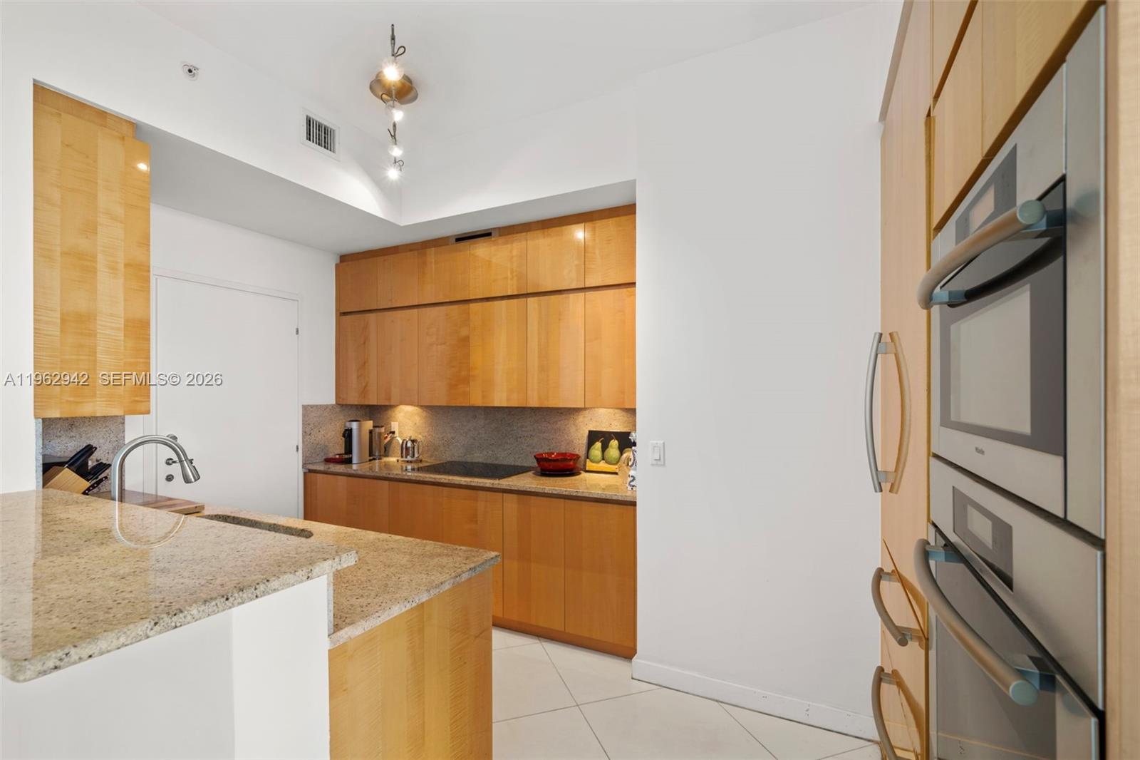 50 S Pointe Dr #1704 Miami Beach, FL 33139