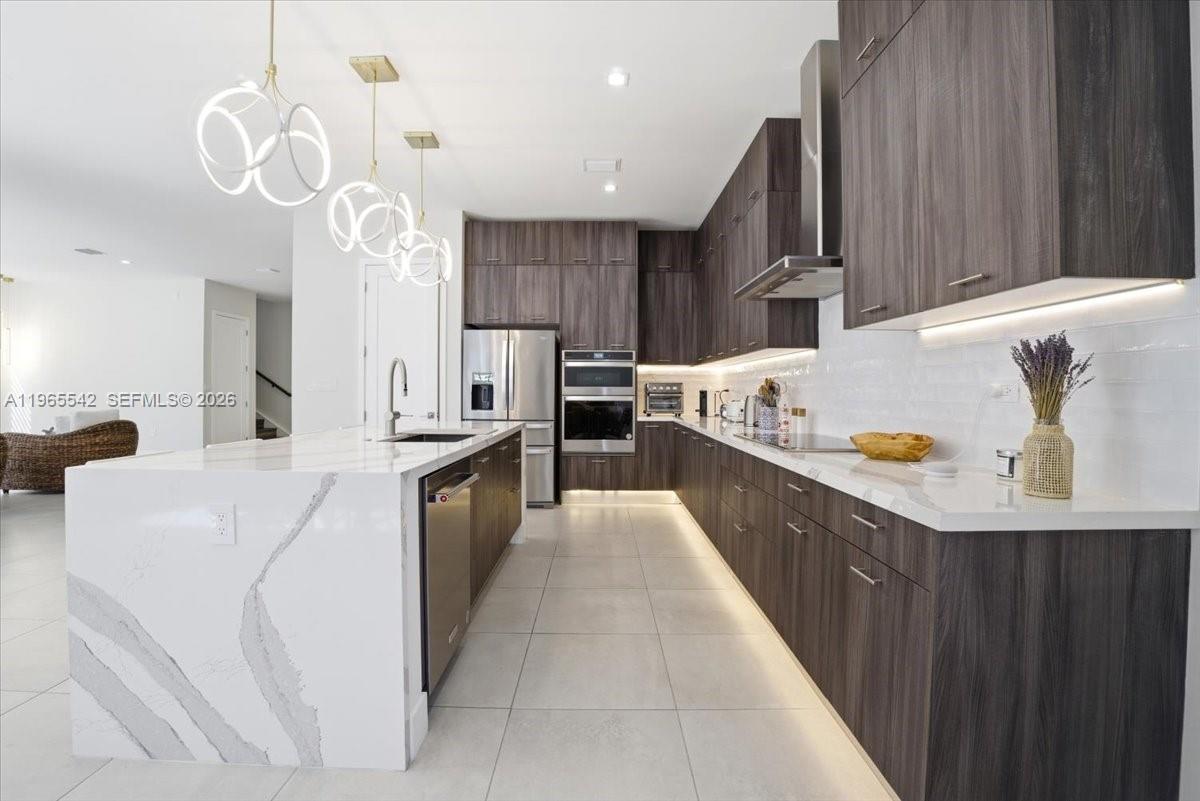 8096 NW 48th Ter Doral, FL 33166