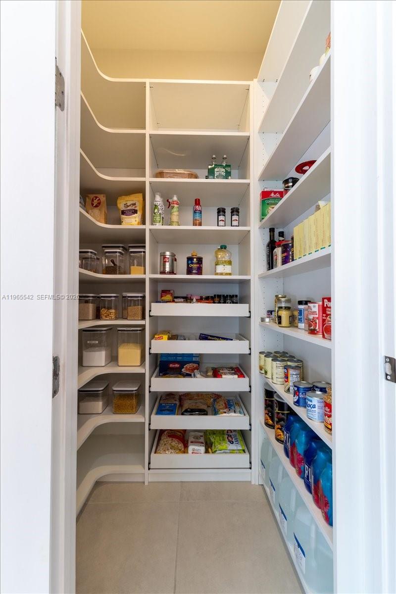 8096 NW 48th Ter Doral, FL 33166