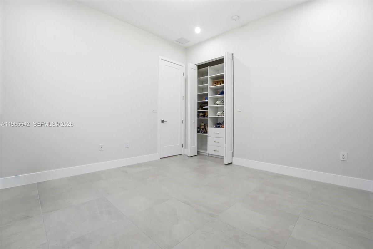 8096 NW 48th Ter Doral, FL 33166