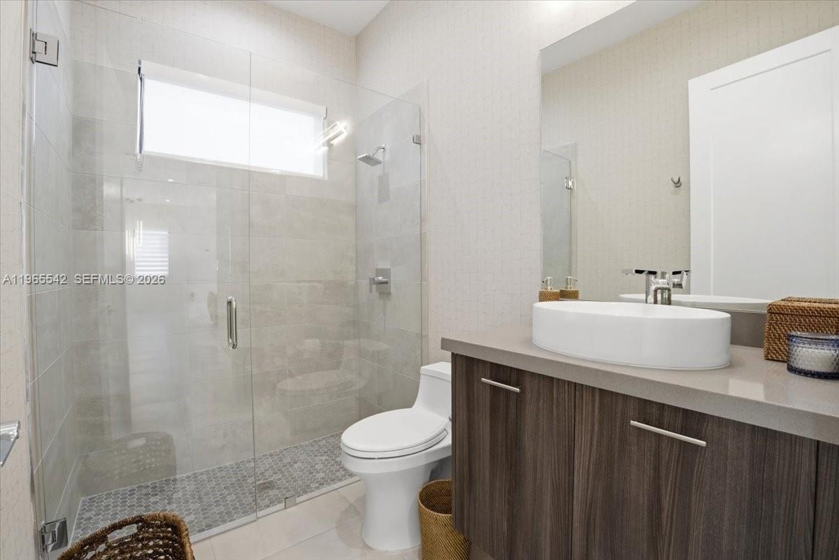 8096 NW 48th Ter Doral, FL 33166