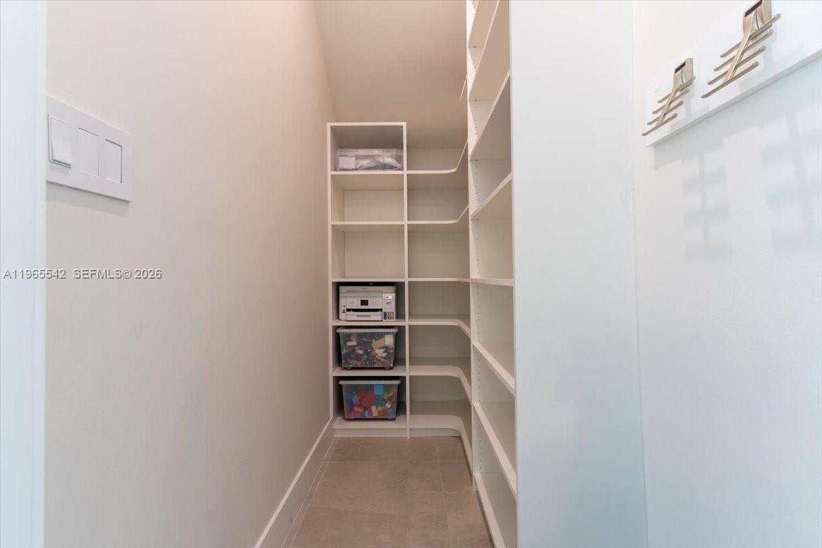 8096 NW 48th Ter Doral, FL 33166