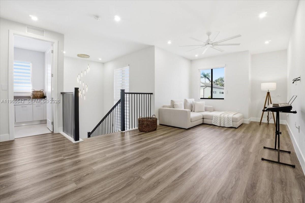 8096 NW 48th Ter Doral, FL 33166