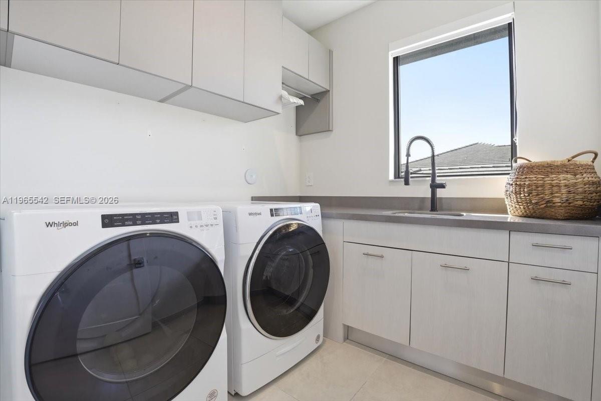 8096 NW 48th Ter Doral, FL 33166