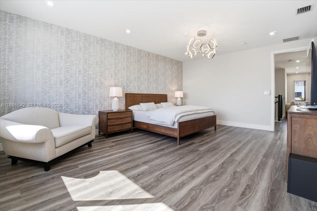 8096 NW 48th Ter Doral, FL 33166