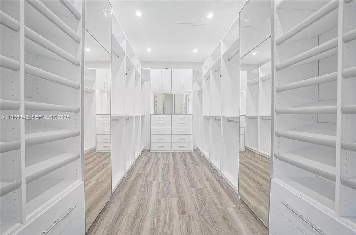 8096 NW 48th Ter Doral, FL 33166