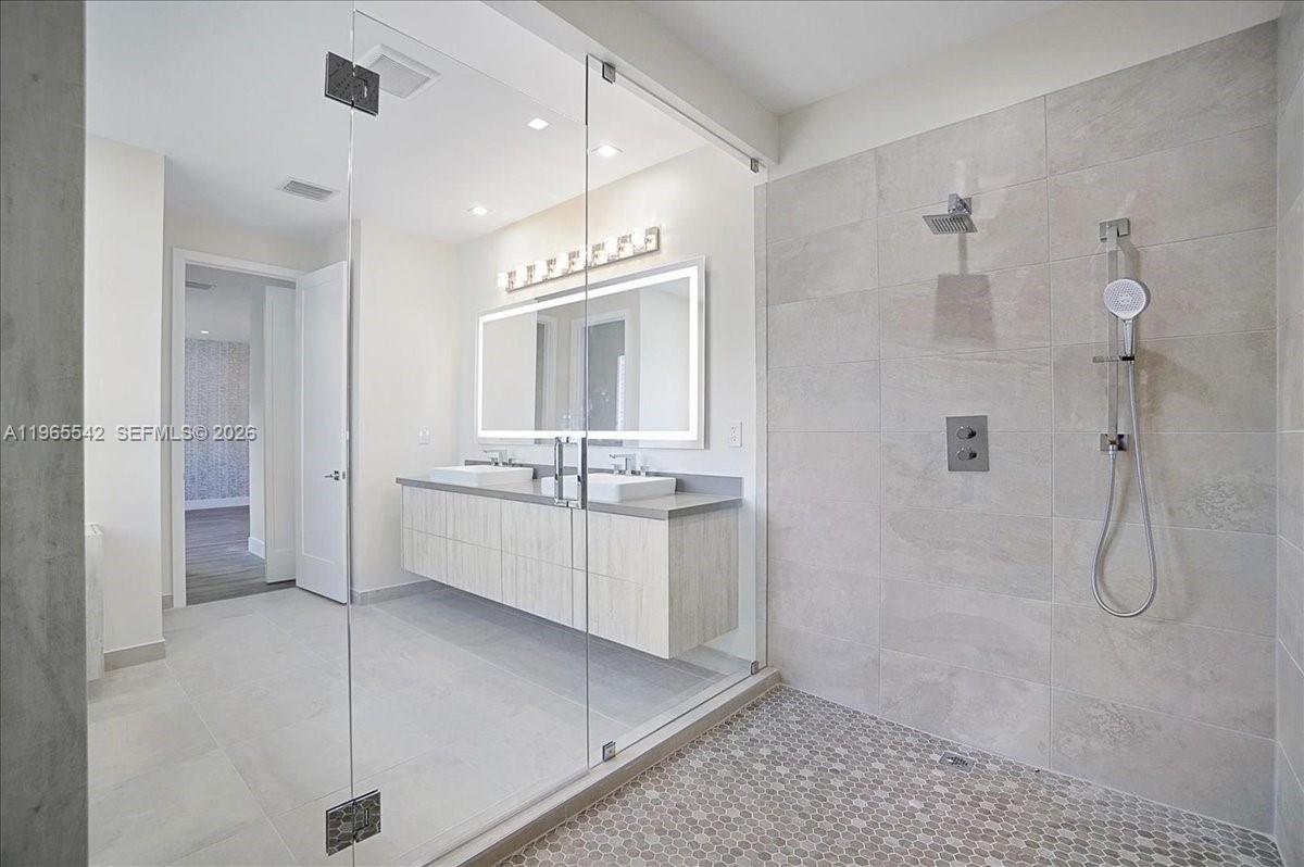 8096 NW 48th Ter Doral, FL 33166