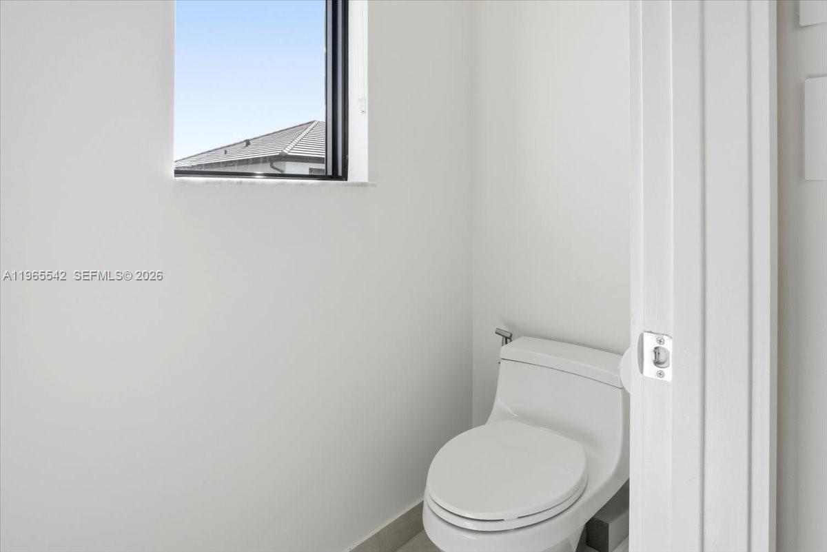 8096 NW 48th Ter Doral, FL 33166