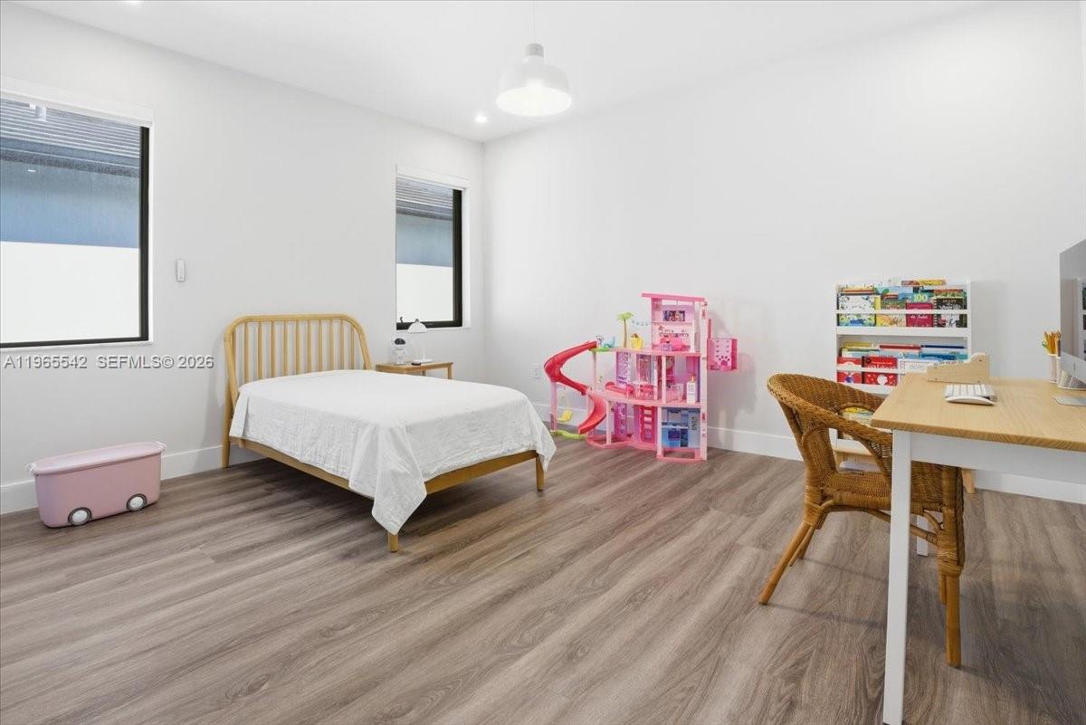 8096 NW 48th Ter Doral, FL 33166