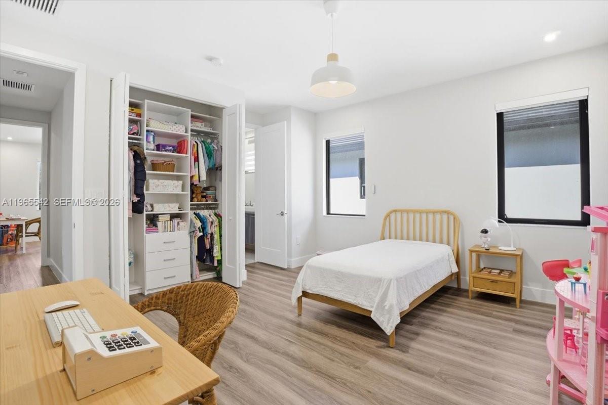 8096 NW 48th Ter Doral, FL 33166