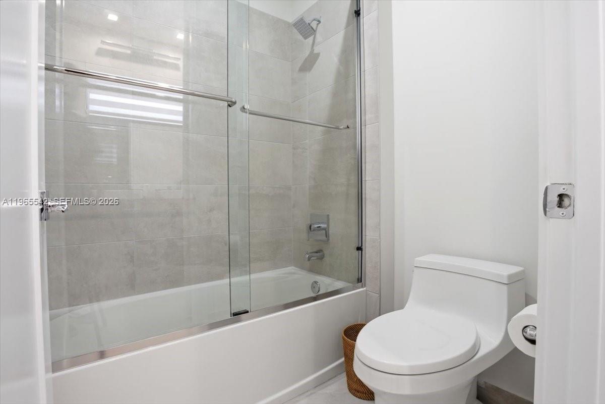 8096 NW 48th Ter Doral, FL 33166