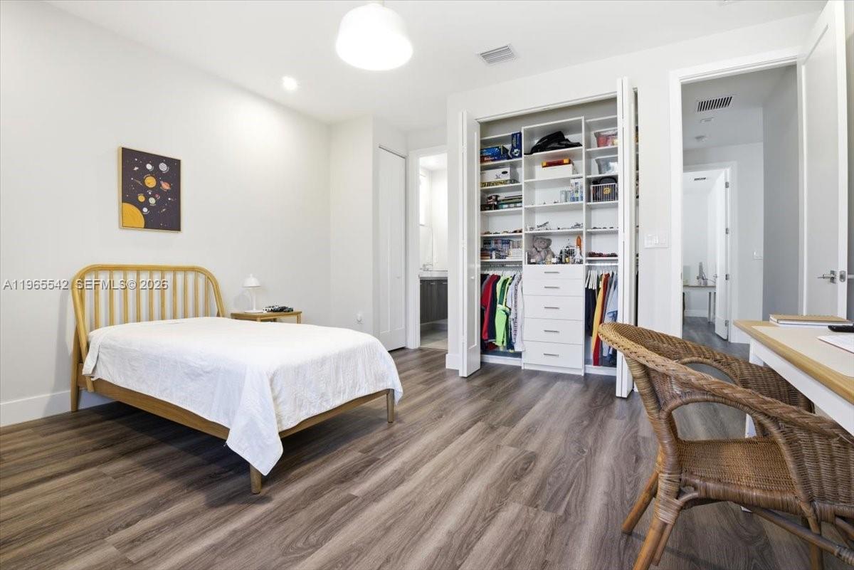 8096 NW 48th Ter Doral, FL 33166