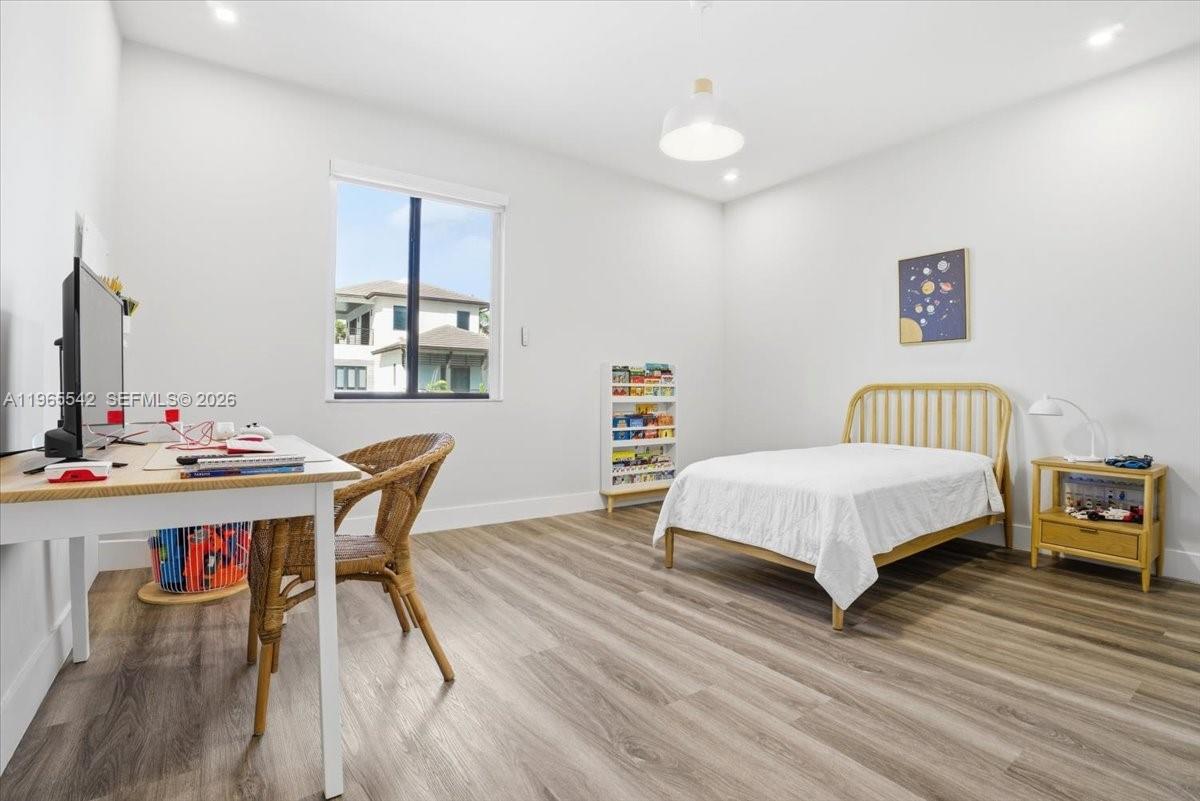 8096 NW 48th Ter Doral, FL 33166