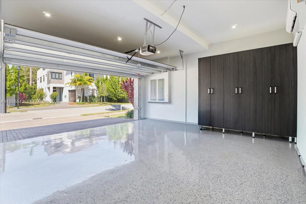 8096 NW 48th Ter Doral, FL 33166