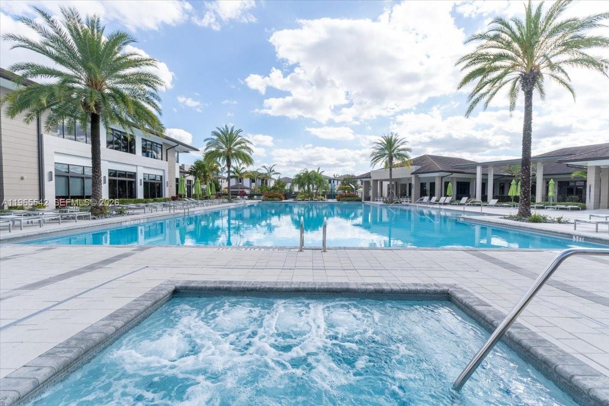 8096 NW 48th Ter Doral, FL 33166