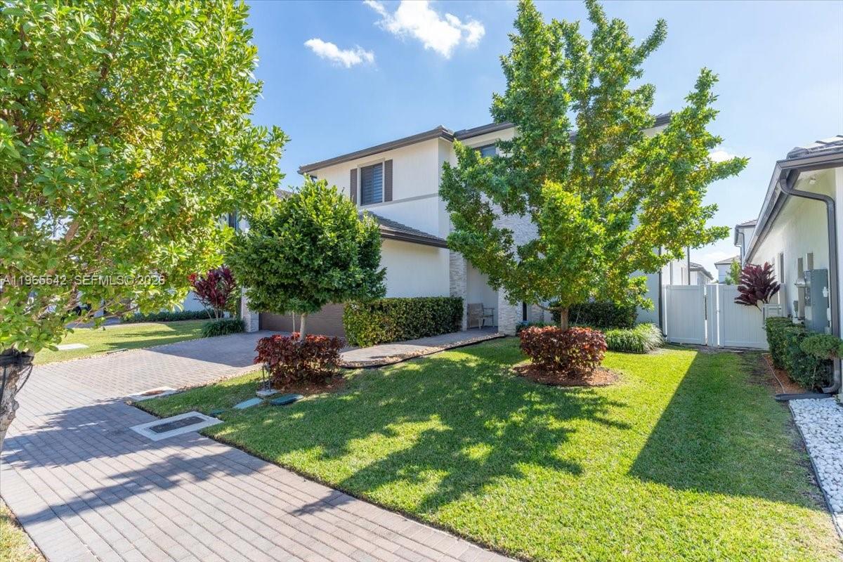 8096 NW 48th Ter Doral, FL 33166