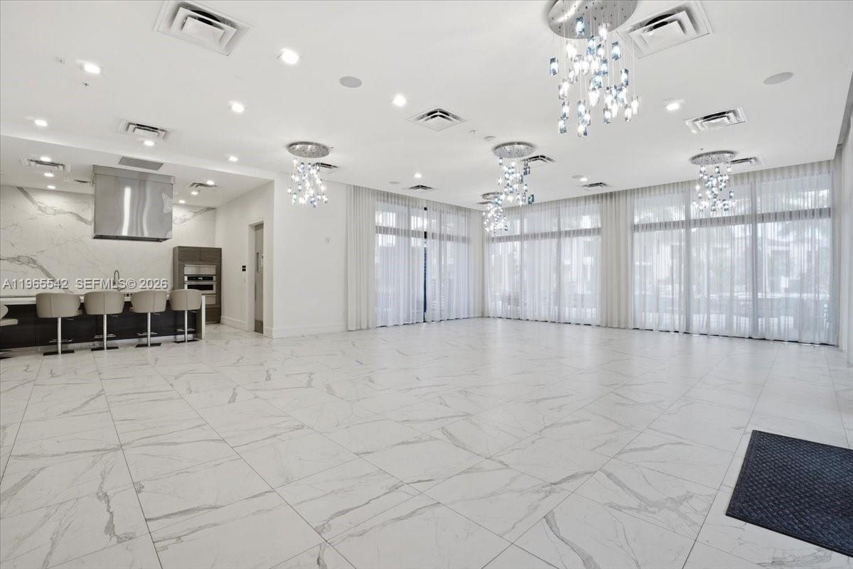 8096 NW 48th Ter Doral, FL 33166