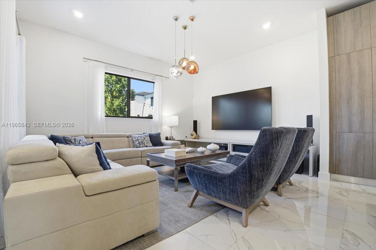 12060 SW 82nd Pl Miami, FL 33156