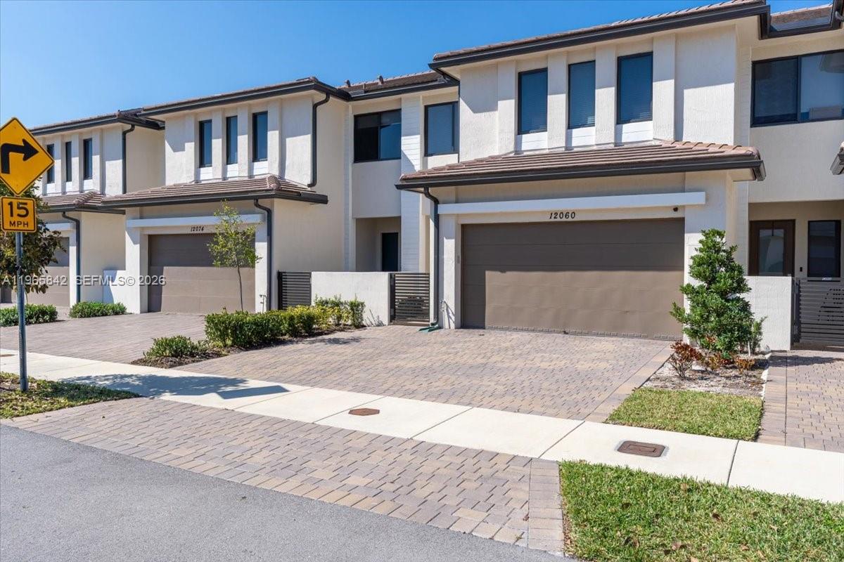 12060 SW 82nd Pl Miami, FL 33156