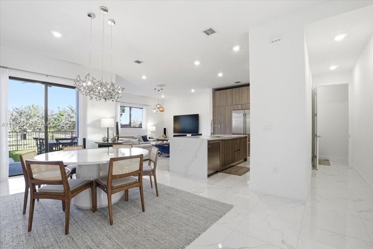 12060 SW 82nd Pl Miami, FL 33156