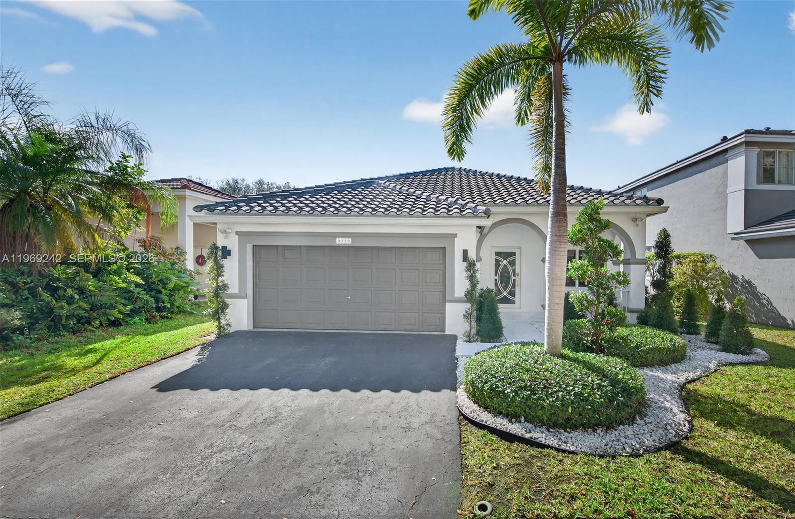 4115 Sabal Rdg Cir