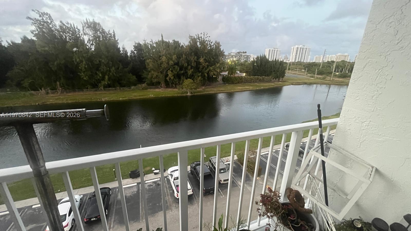 16465 NE 22nd Ave #609 North Miami Beach, FL 33160