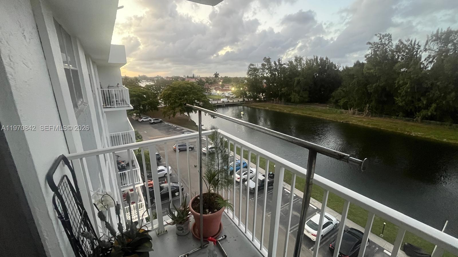 16465 NE 22nd Ave #609 North Miami Beach, FL 33160