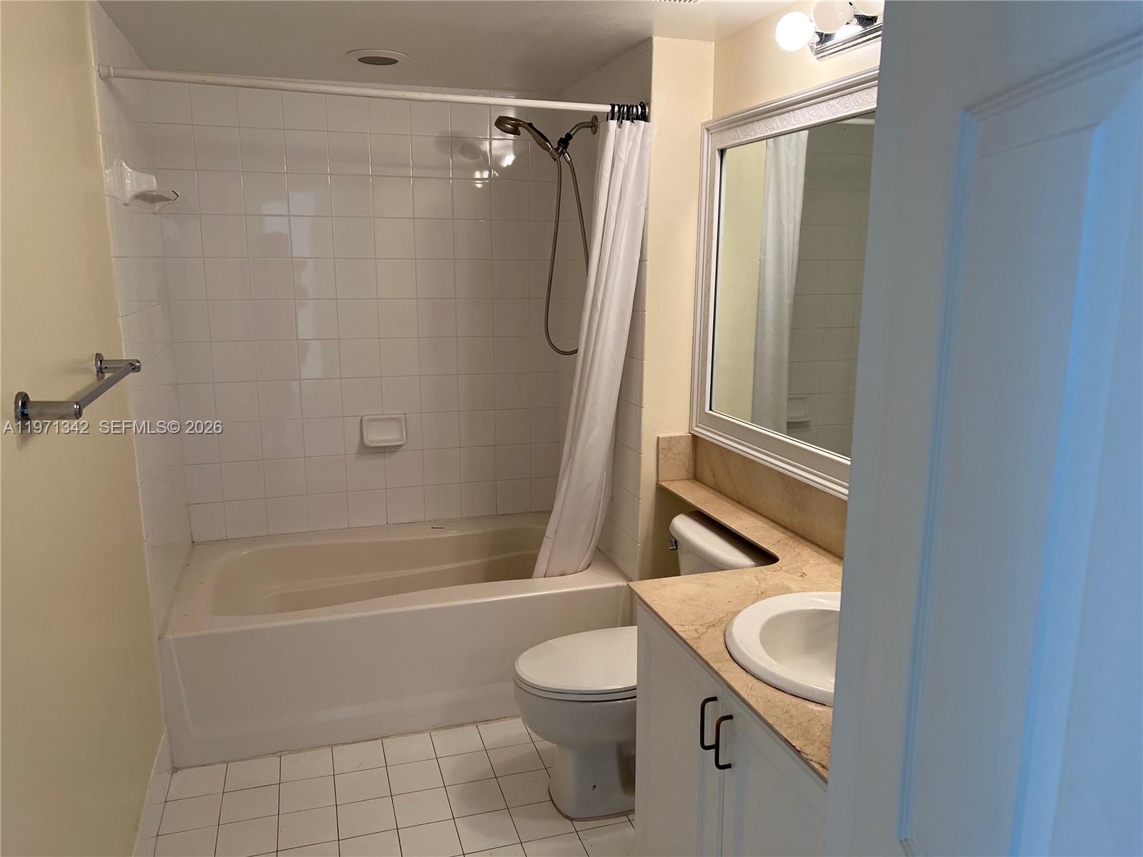 1155 Brickell Bay Dr #1107 Miami, FL 33131