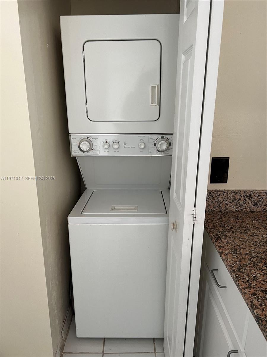 1155 Brickell Bay Dr #1107 Miami, FL 33131