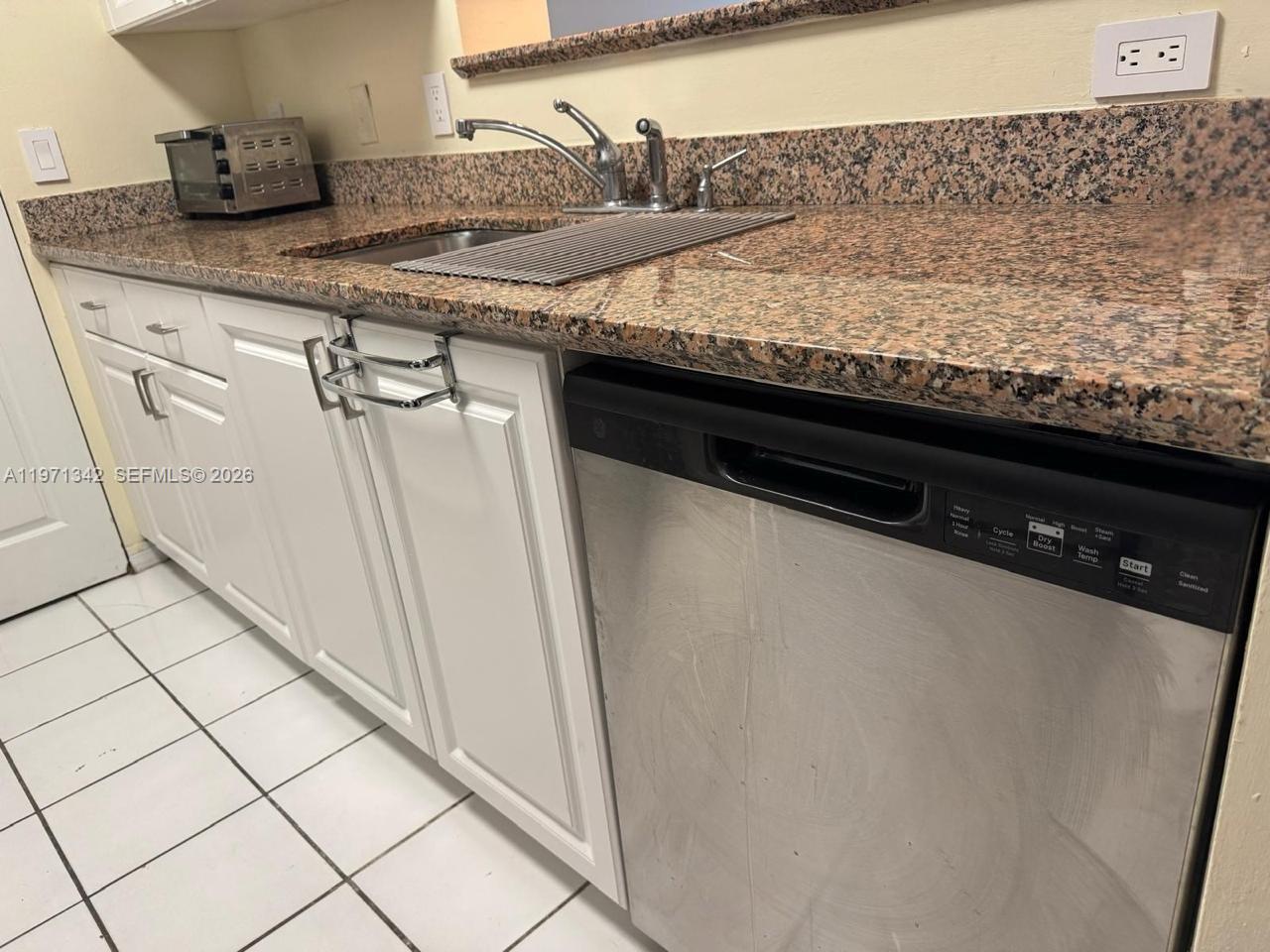 1155 Brickell Bay Dr #1107 Miami, FL 33131