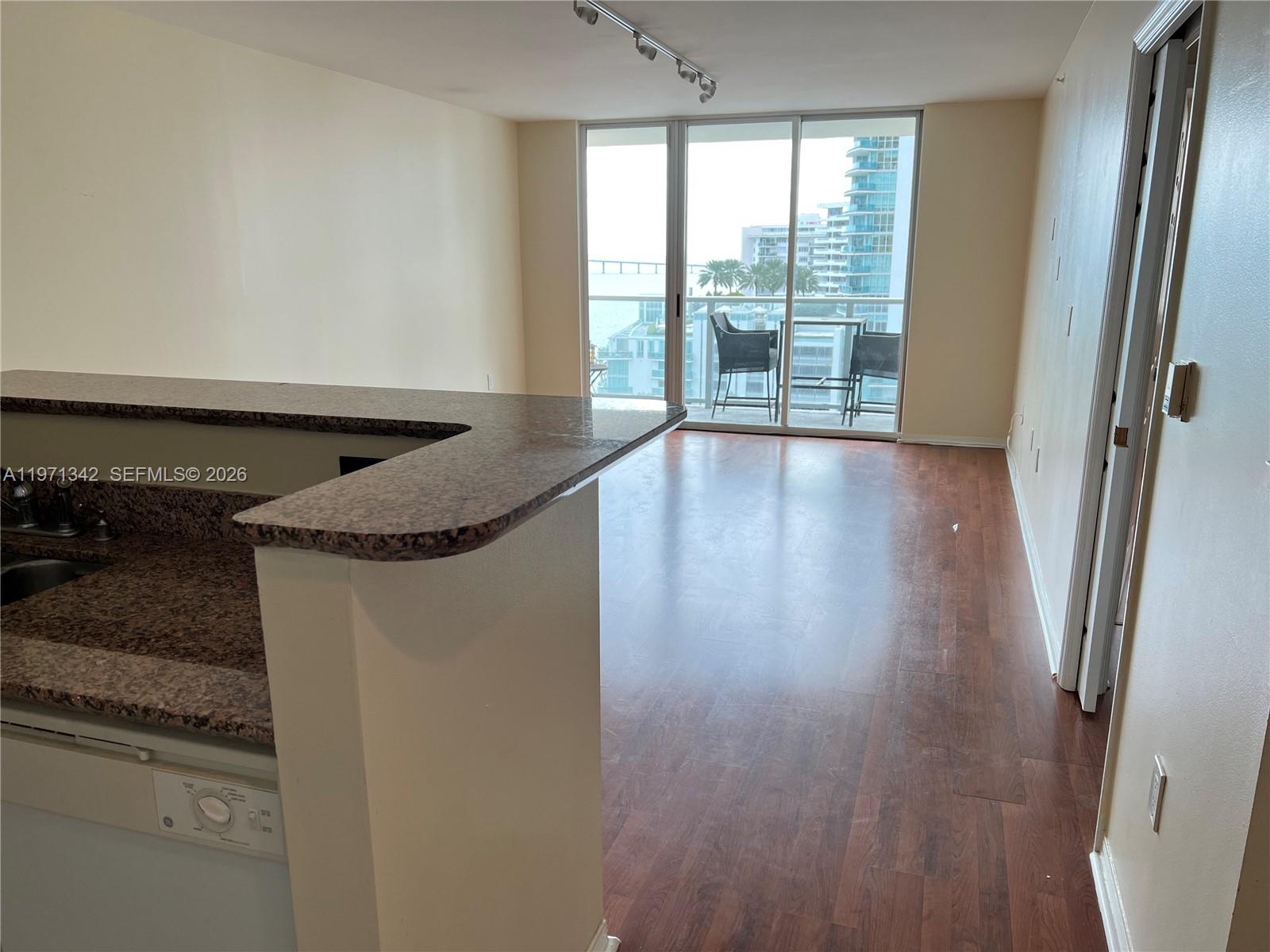 1155 Brickell Bay Dr #1107 Miami, FL 33131