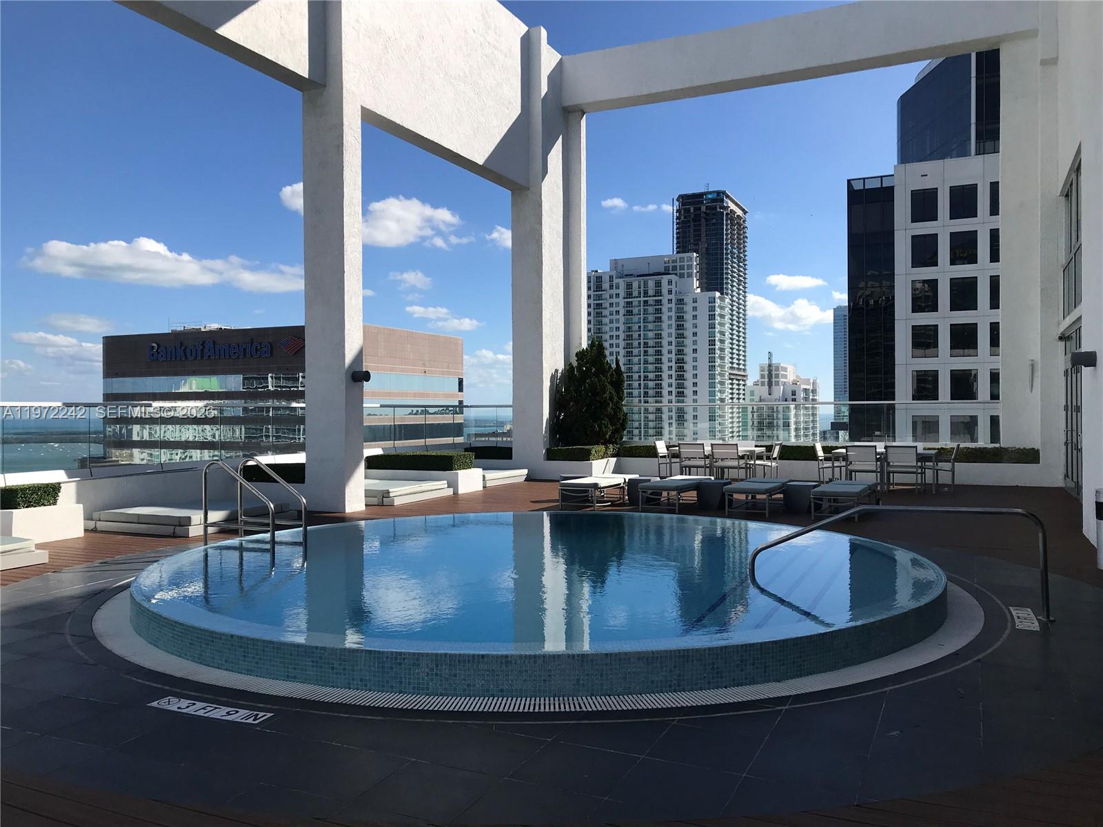 image 500 Brickell West18