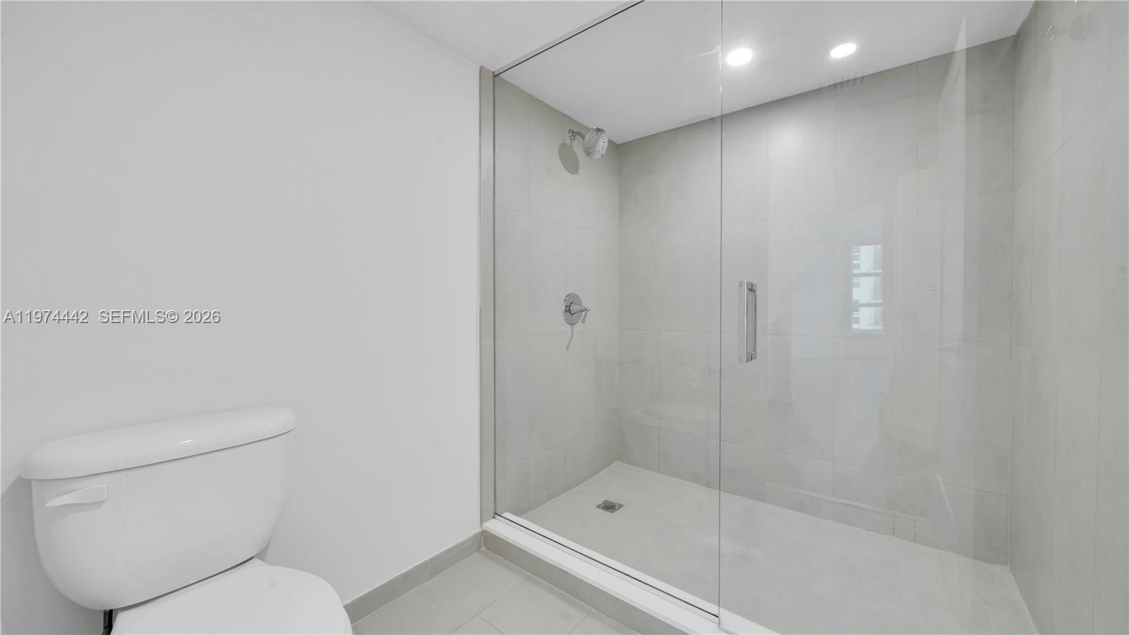 555 NE 34th St #2505 Miami, FL 33137