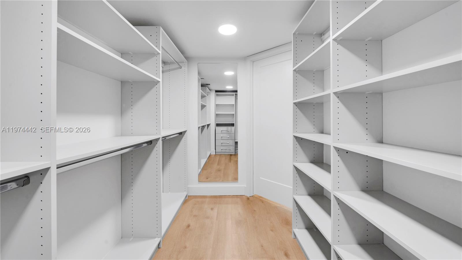 555 NE 34th St #2505 Miami, FL 33137