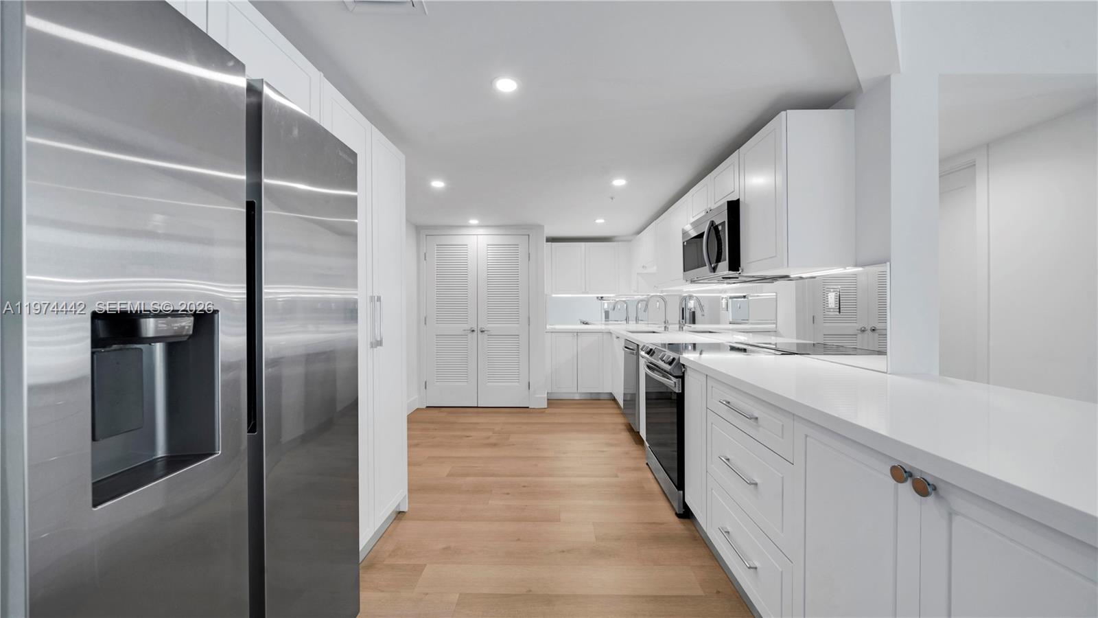 555 NE 34th St #2505 Miami, FL 33137