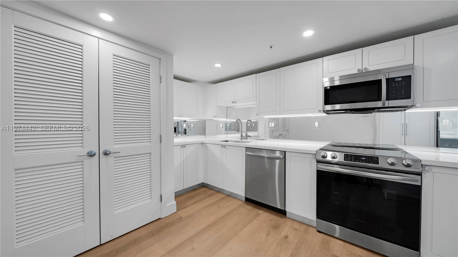 555 NE 34th St #2505 Miami, FL 33137