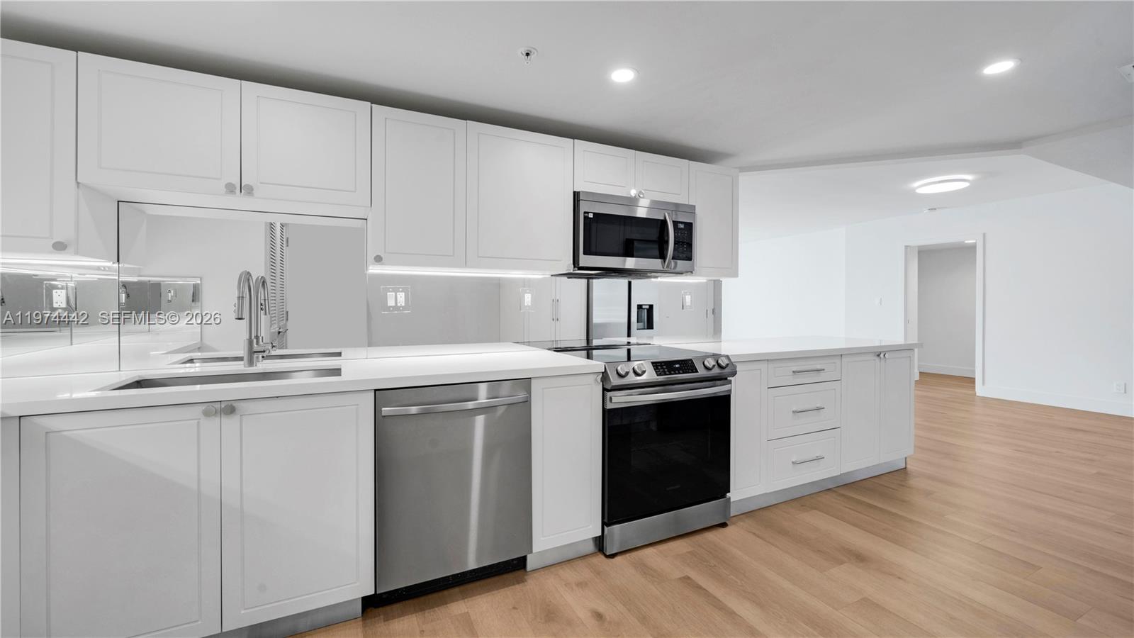 555 NE 34th St #2505 Miami, FL 33137