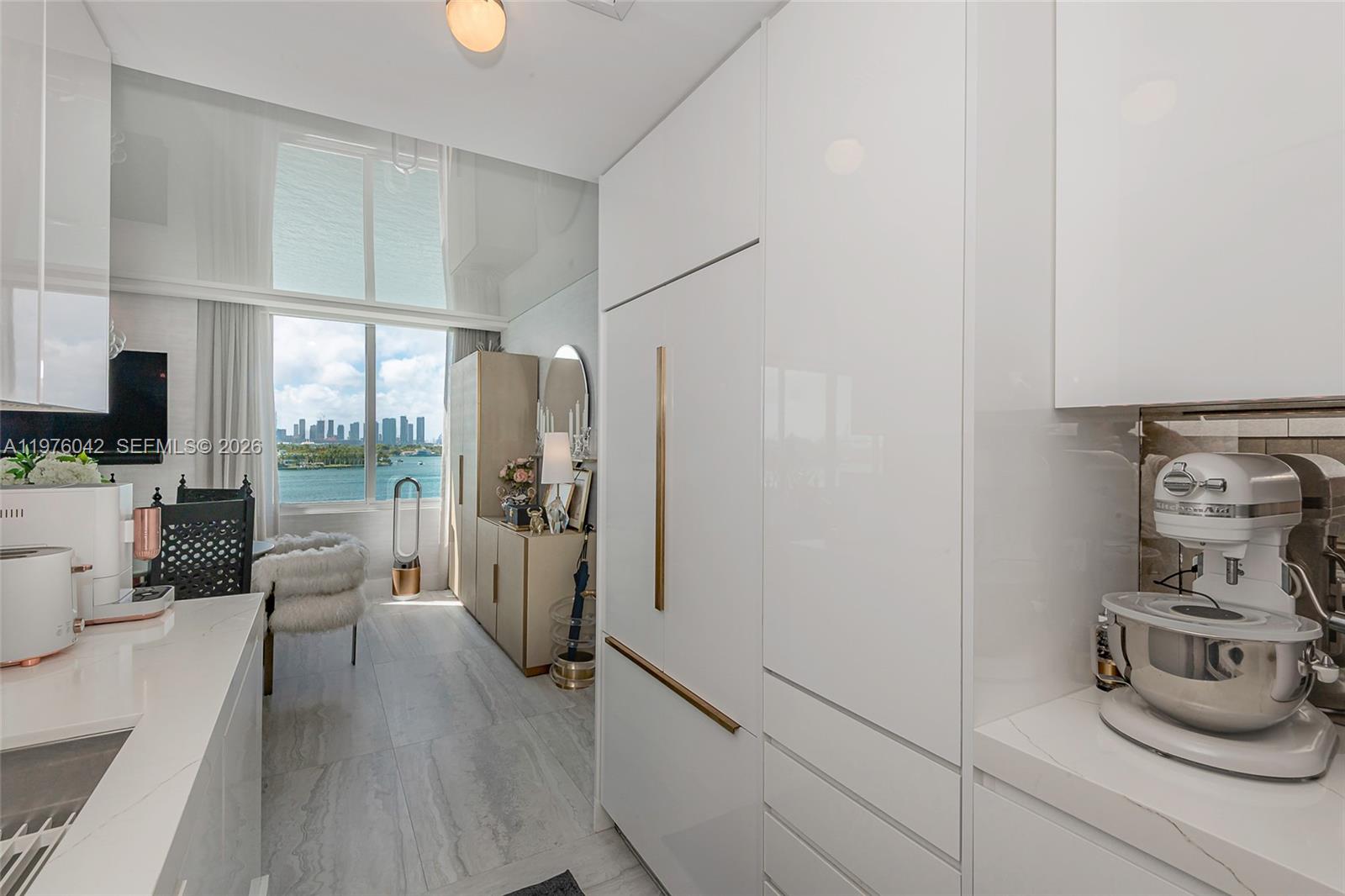 1000 West Ave #825 Miami Beach, FL 33139