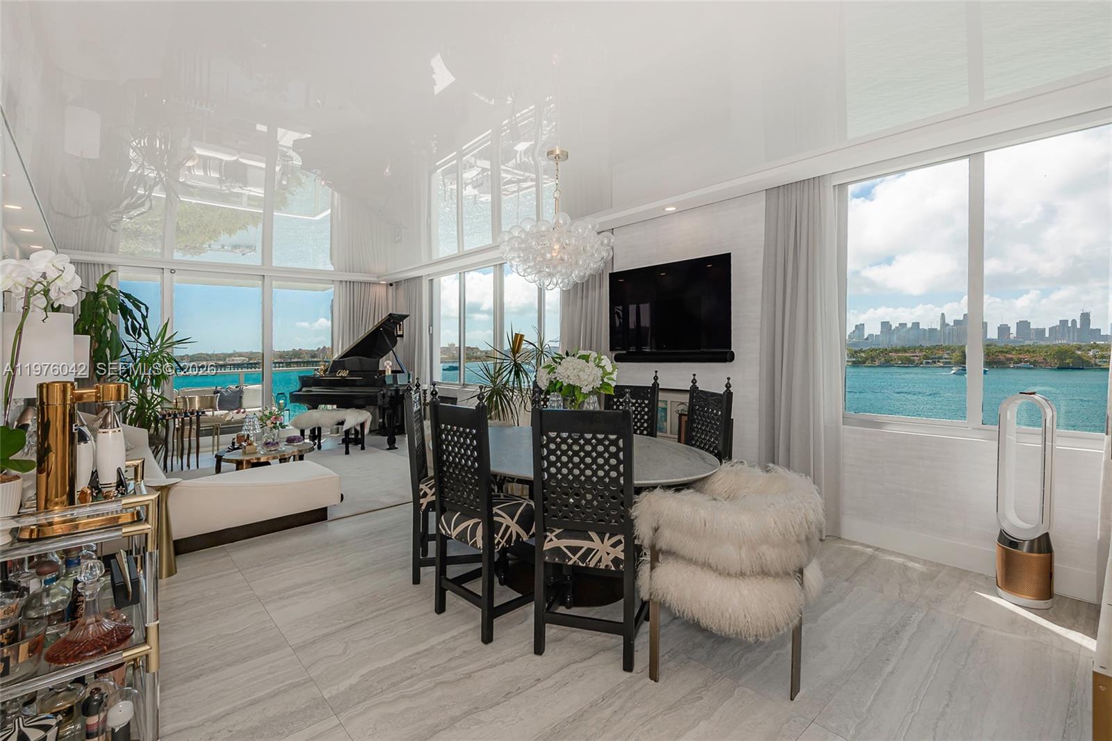 1000 West Ave #825 Miami Beach, FL 33139