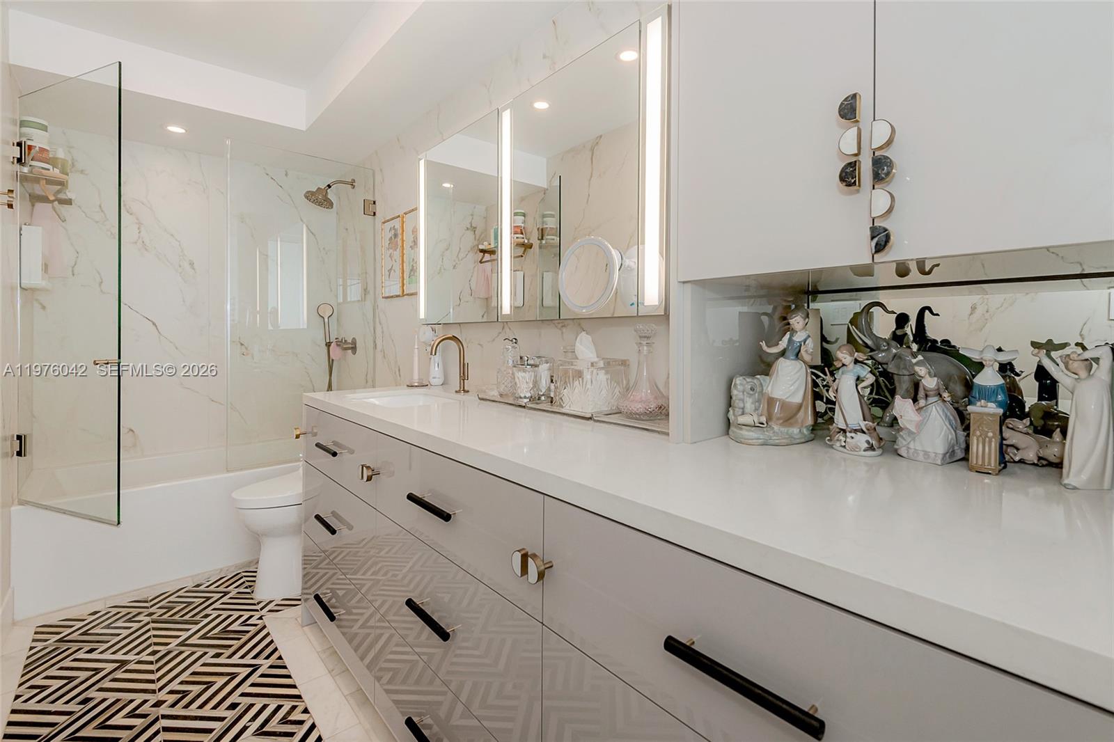 1000 West Ave #825 Miami Beach, FL 33139