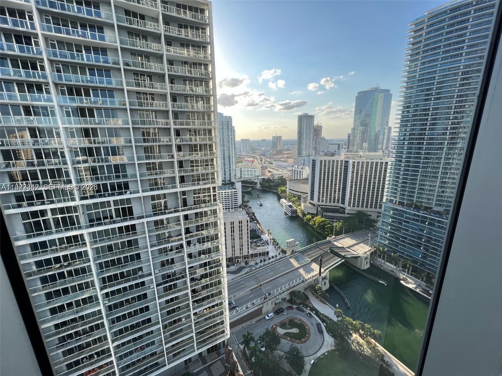 image Icon Brickell I38